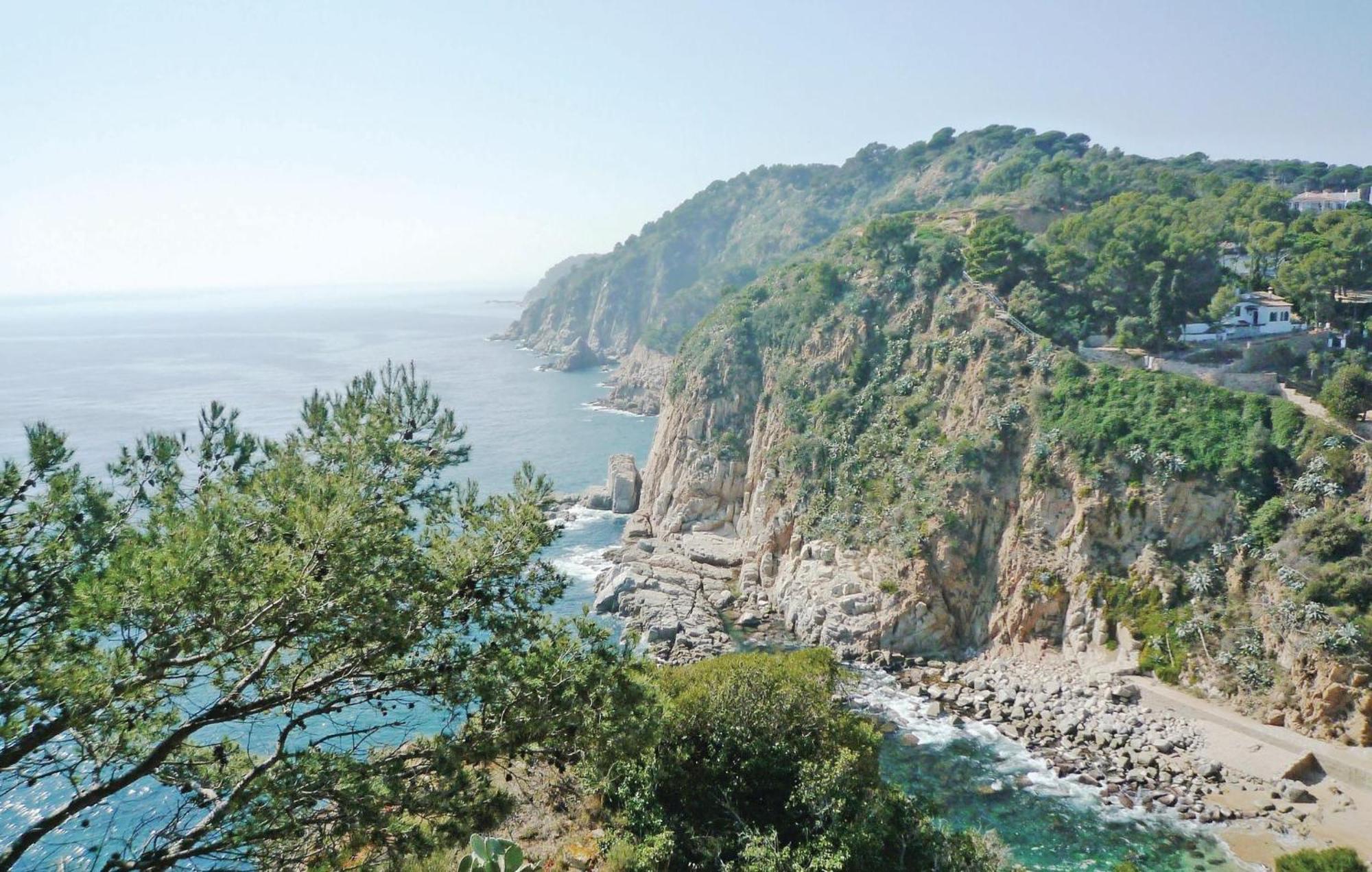 Amazing Apartment In Tossa De Mar With Wifi Exteriör bild