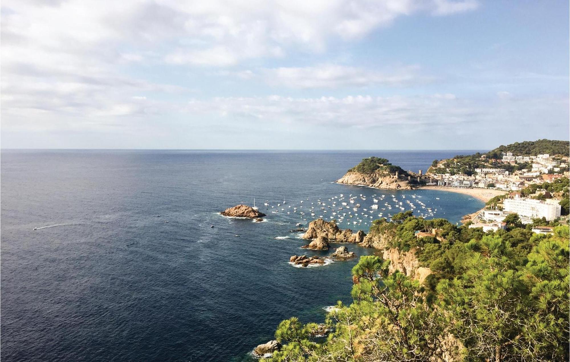 Amazing Apartment In Tossa De Mar With Wifi Exteriör bild